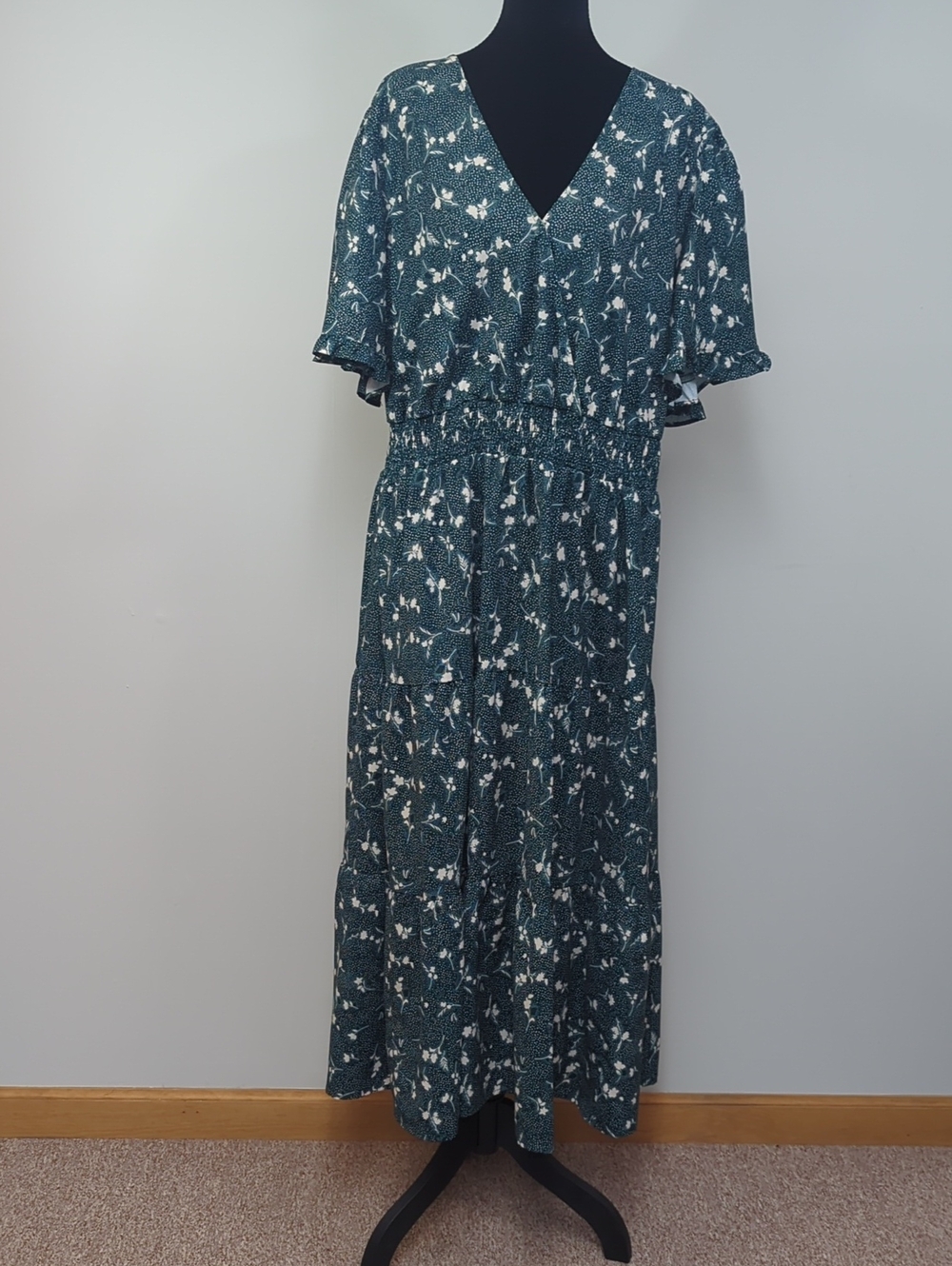 BloomChic Green Floral Smocked Waist Maxi Dress Size 18 Plus Size - Picture 2 of 10